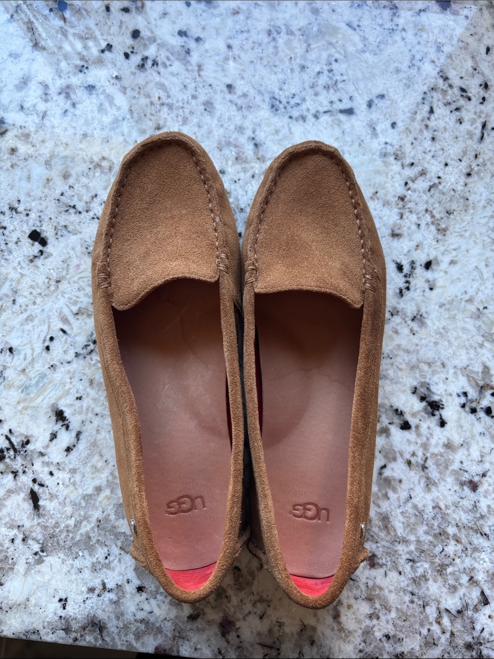 UGG Women’s Suede Loafers Moccasins Chestnut Coral Size 7.5 1096572